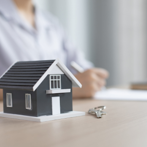 Selling a Home With a Lien 