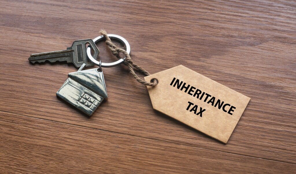 House keys with a tag that reads Inheritance Tax