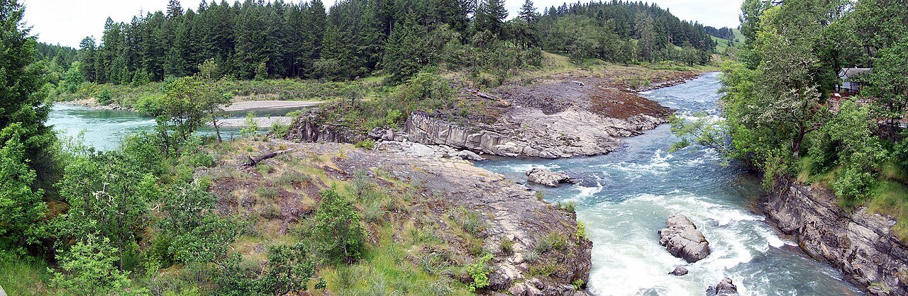 North Umpqua and Little River meeting at Colliding Rivers in Glide