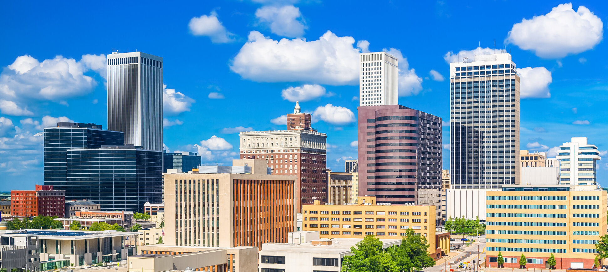 Tulsa, Oklahoma, USA downtown city skyline at twilight.