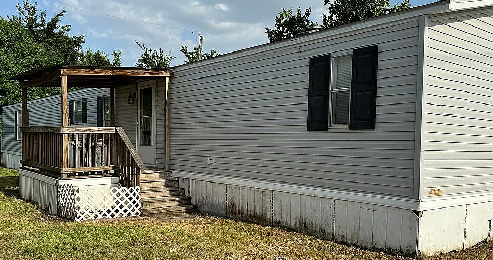 We pay cash for mobile homes on land