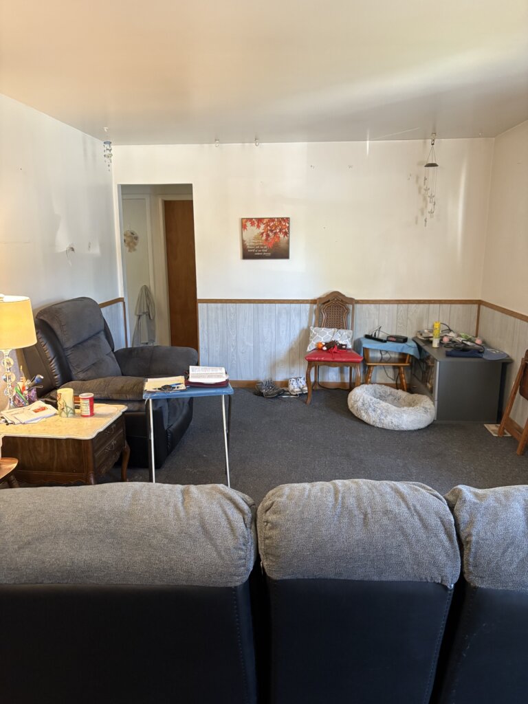 Original living room at 4 Rambo Terrace before renovation