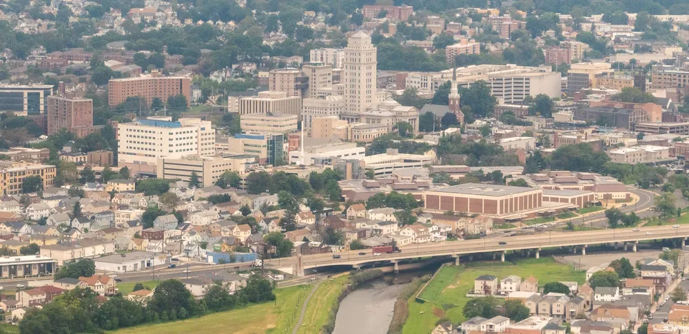 Sell your house fast in Elizabeth, New Jersey with DSKM Enterprises