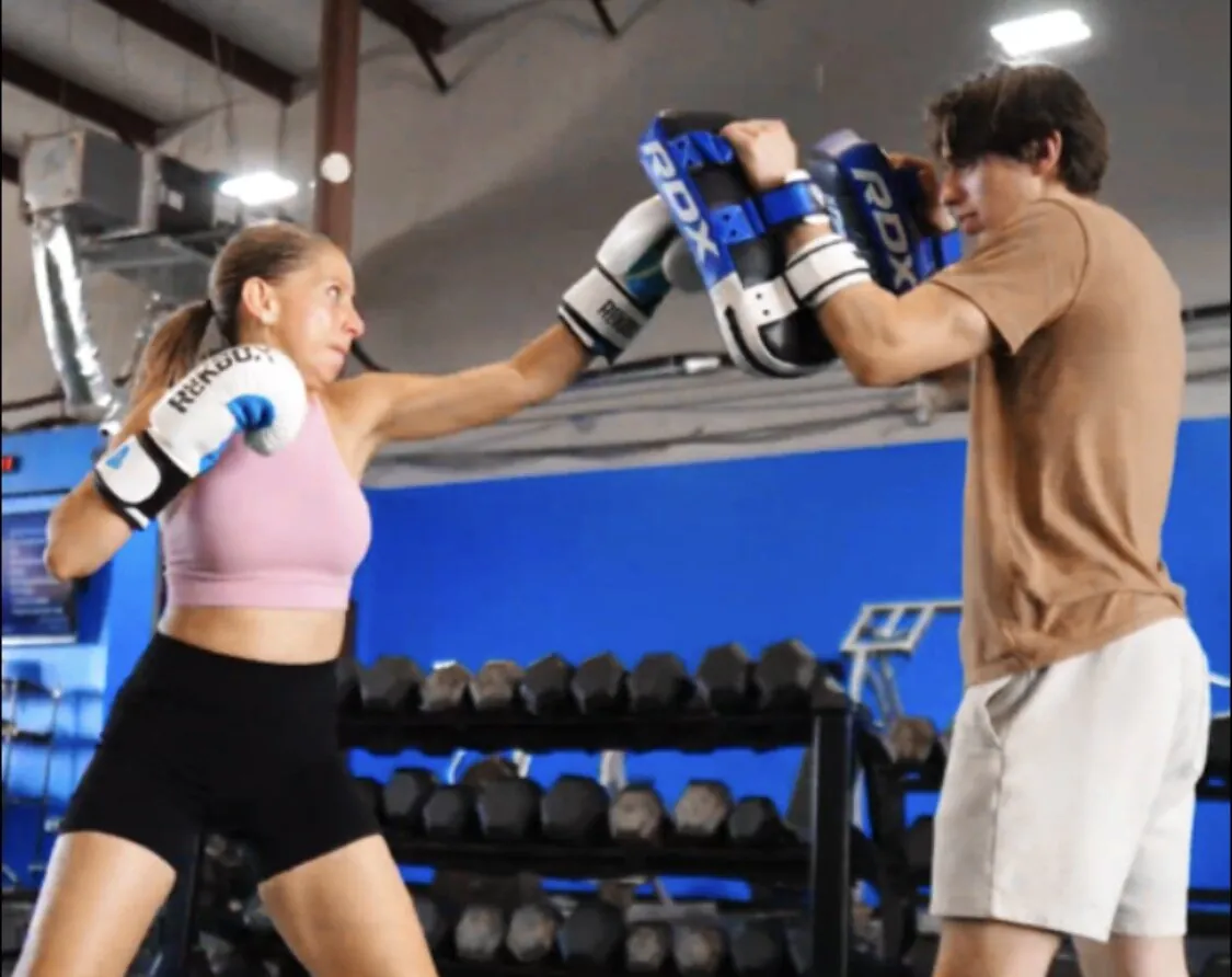 cardio kickboxing group fitness training