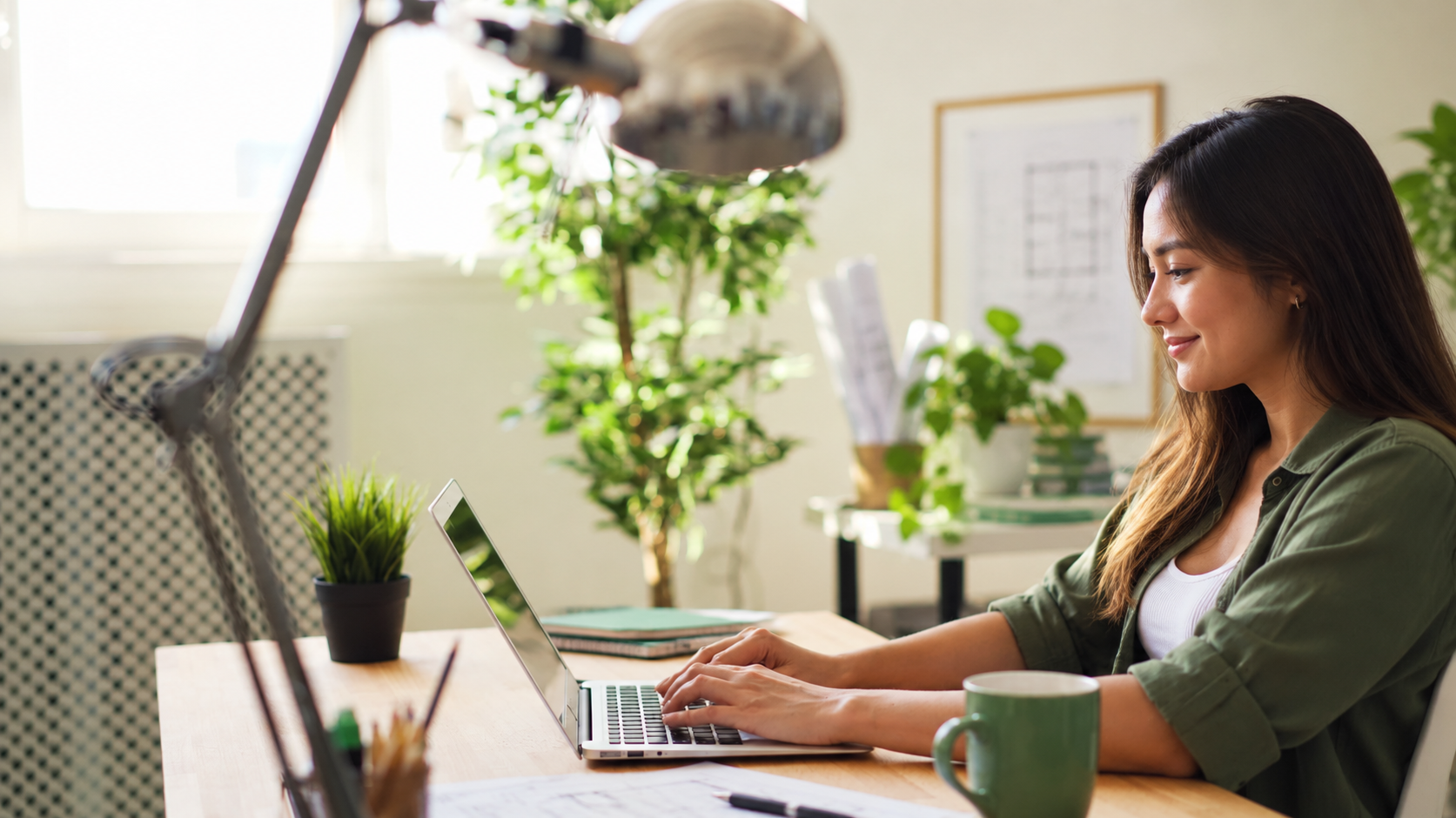 Website review by woman